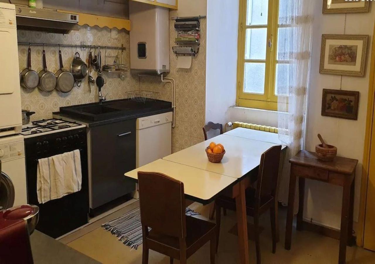 Grand Appartement De Charme Avec Parking Prive Florac Exterior foto